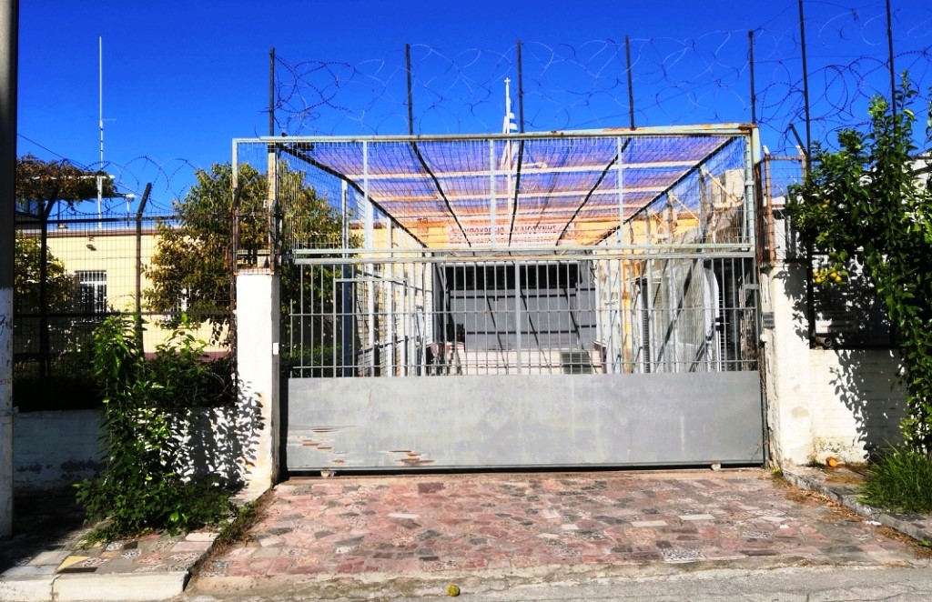 Συναγερμός για φωτιά μέσα σε θάλαμο κρατούμενων 